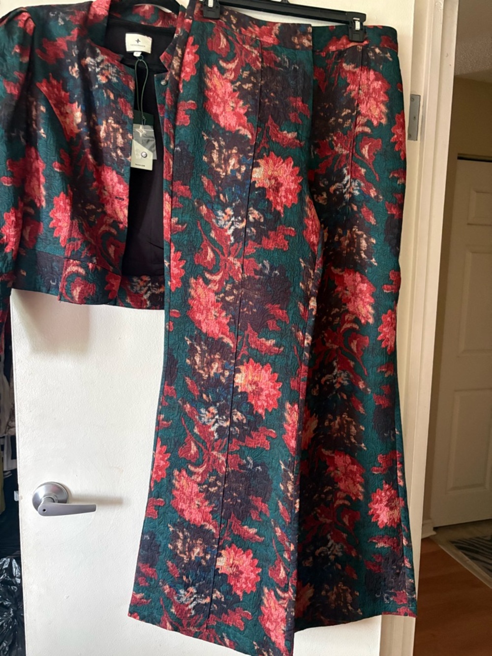 Tuckernuck Floral Textured Jacket in Teal, Red, and Pink - Picture 4 of 6